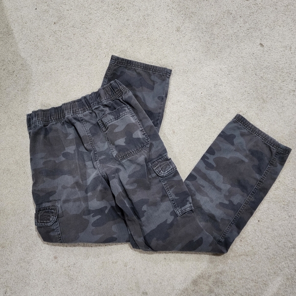 Children's Place gray camouflage pants Size 14 - Picture 3 of 6